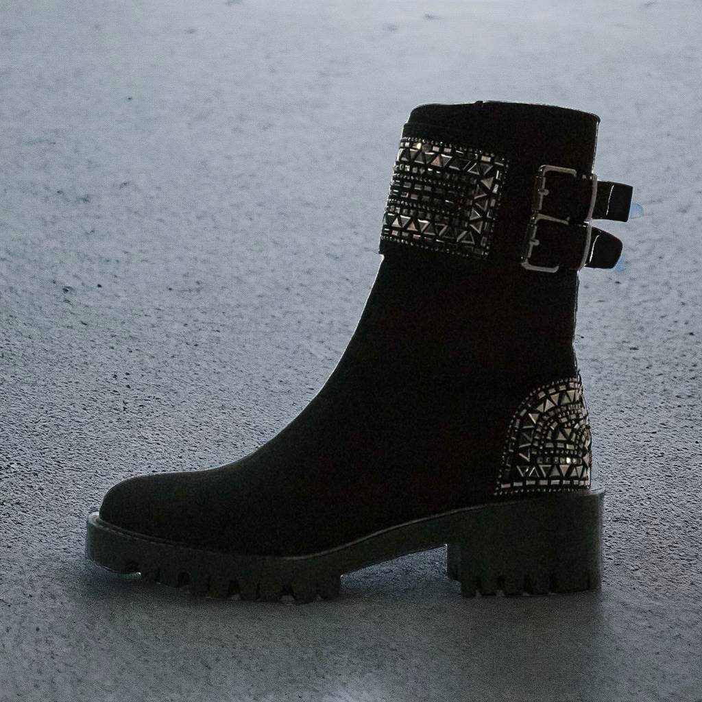 Botte courte avec des pierres
