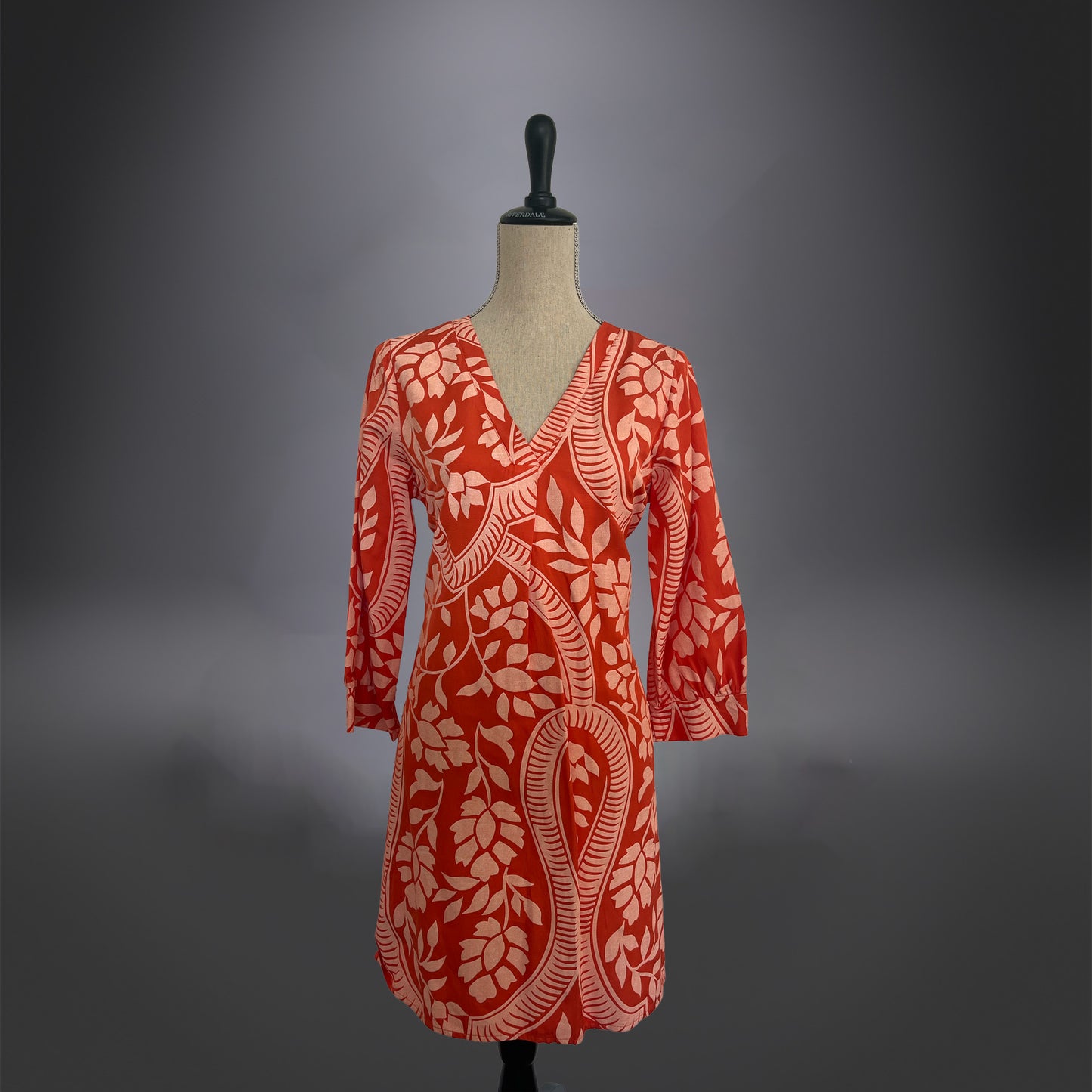 Robe à motif feuilles