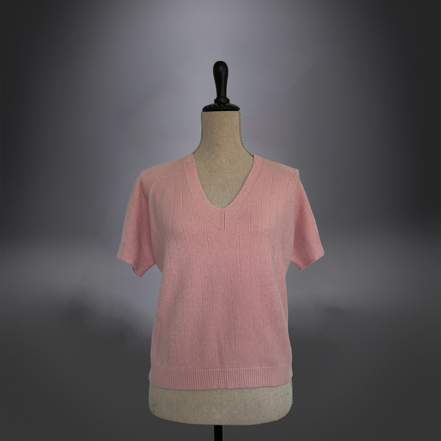 Pull col V manche courte