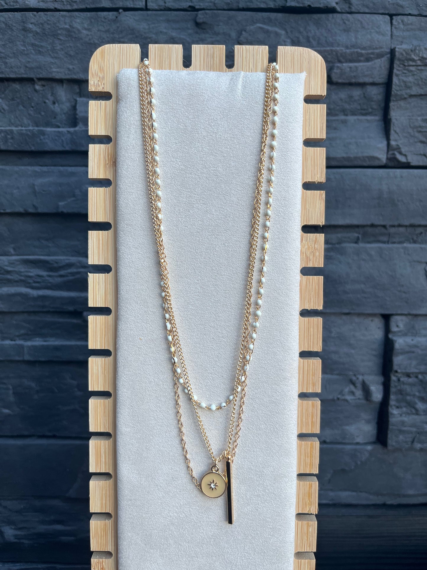 Collier 3 pendentifs avec étiquette déco